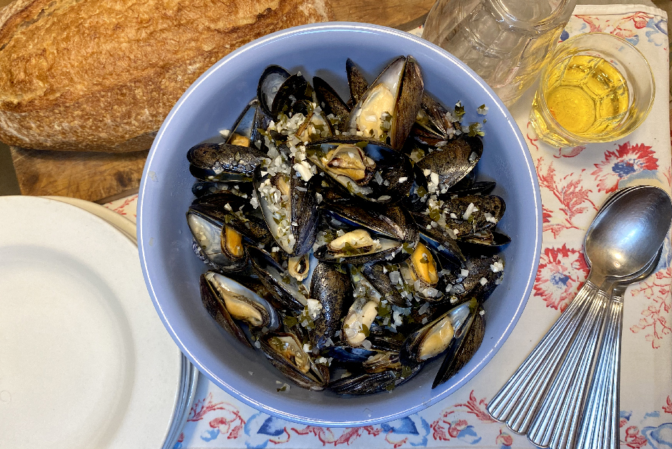 Blog Farnum Mussels cooked 950x636